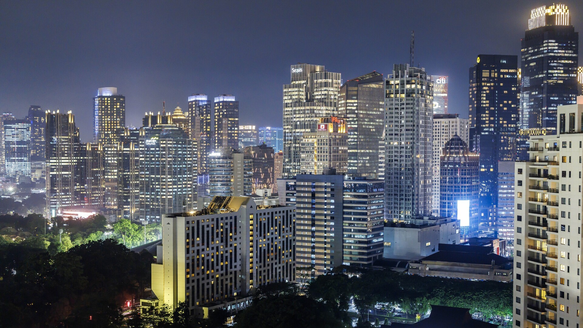 Ночной вид Джакарты.