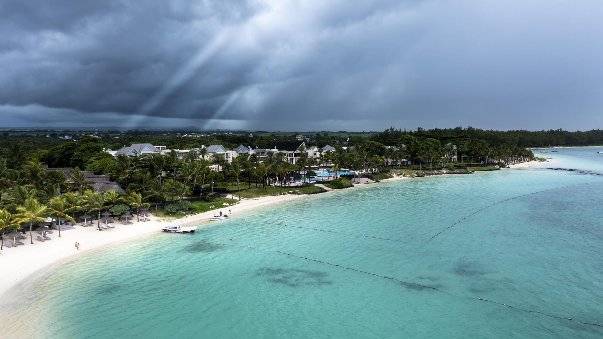 Вид с воздуха на The Residence Mauritius, Бель-Мар.
