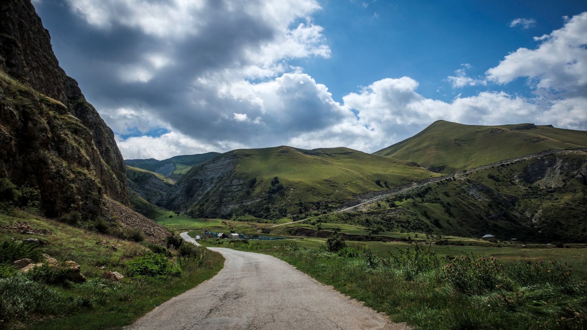 Захватывающие дух горные пейзажи Губы, Азербайджан.