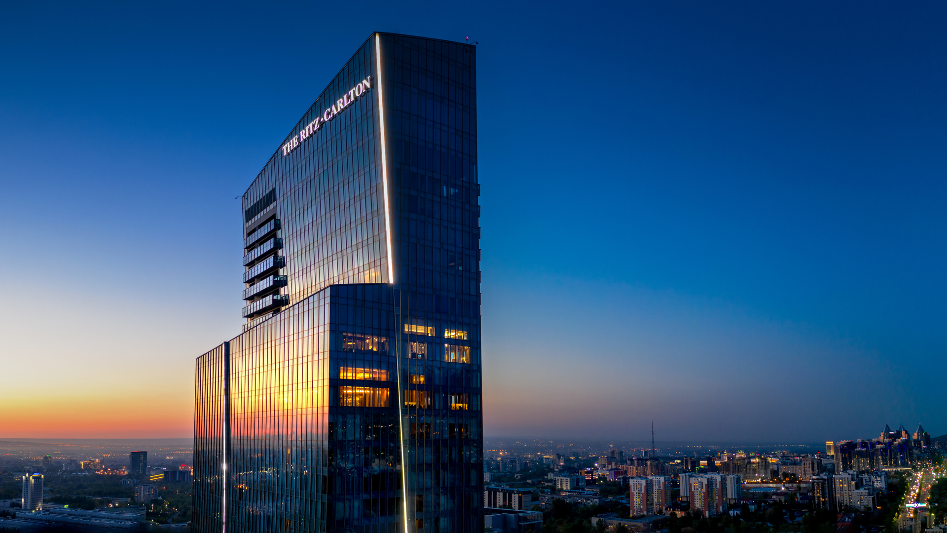 Отель The Ritz-Carlton, Алматы.